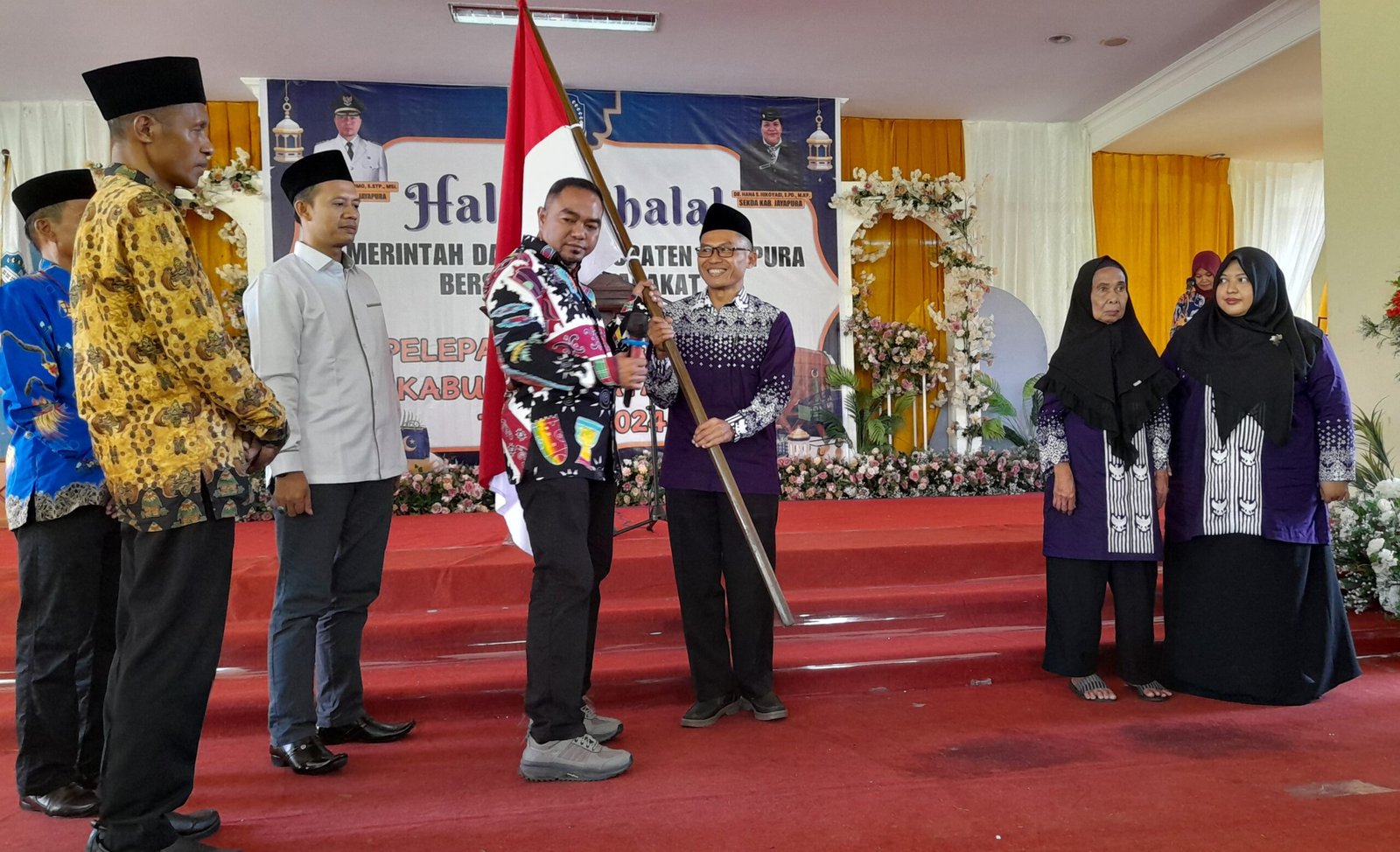 61 Jemaah Haji Asal Kabupaten Jayapura Dilepas PJ Bupati Tajuk Papua