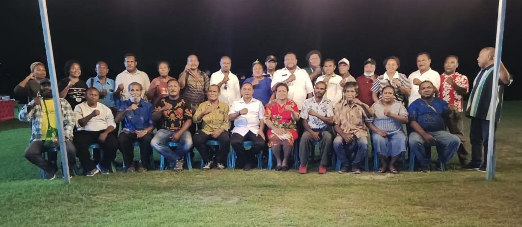 Diskusi Santai Di Pantai Howe Pj Bupati Mendapat Dukungan Berbagai Elemen Masyarakat Tajuk Papua